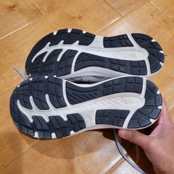 Asics running shoes - Picture 10 of 10